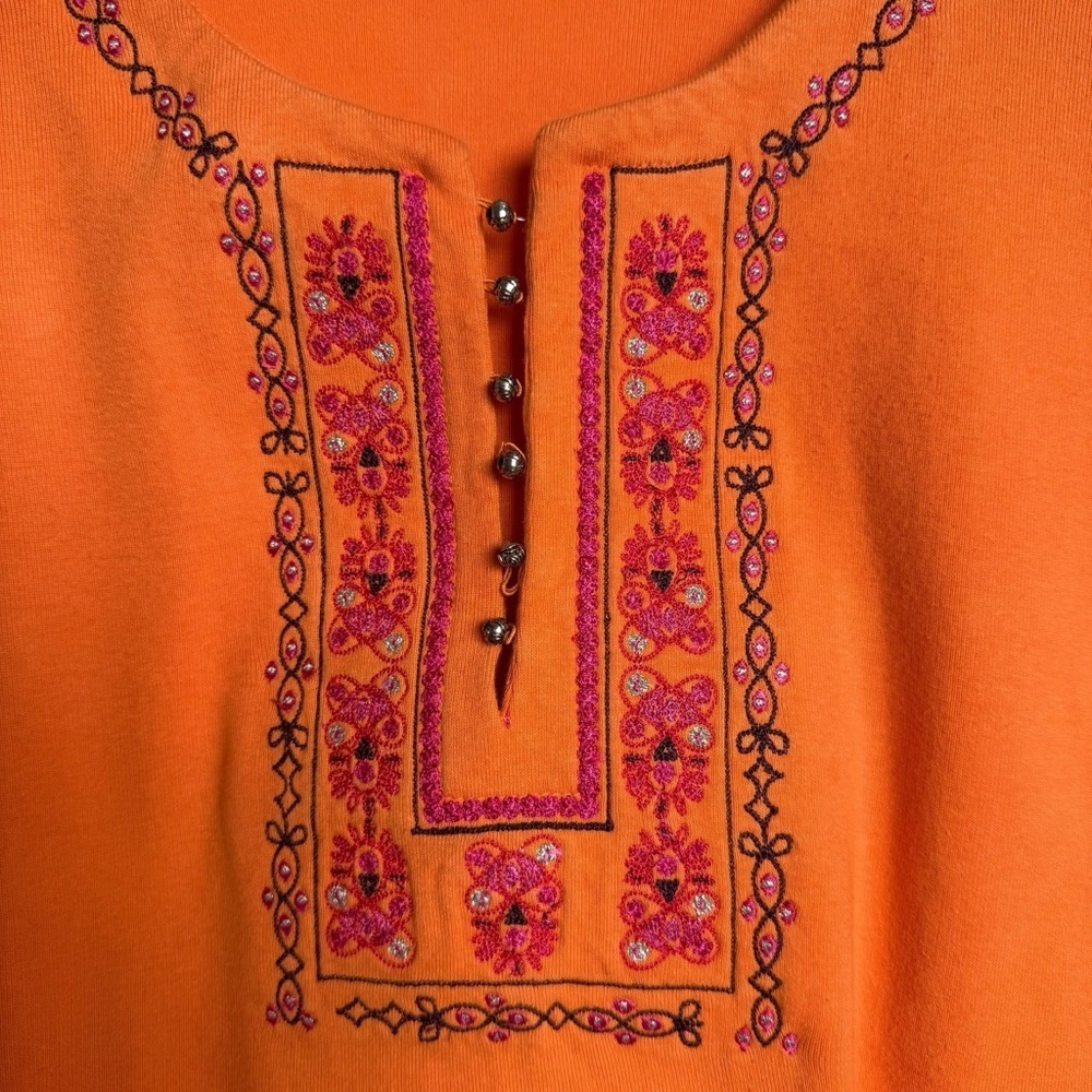 St. John’s Bay Embellished T-Shirt Women XL Orange Embroidered V-Neck - Picture 4 of 9